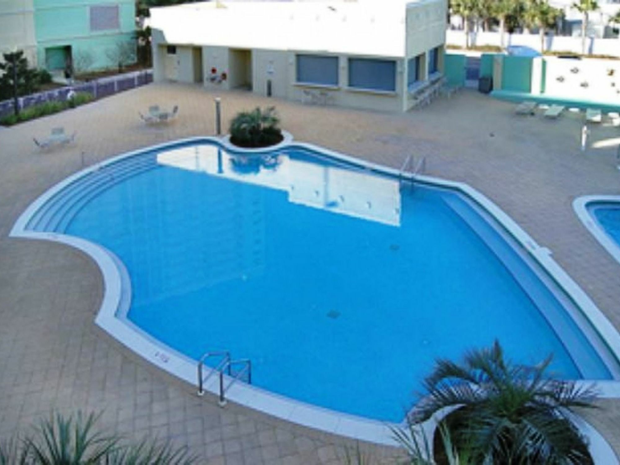 Hotel Emerald Bch 1835 179208 By Redawning